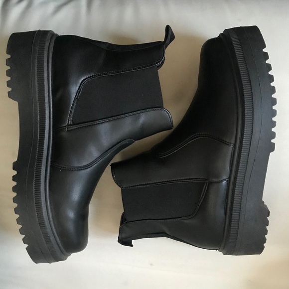 Steve Madden Shoes - Steve Madden Yardley Platform Boots